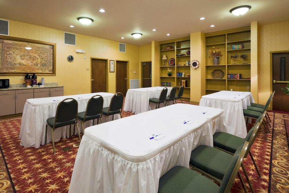 Holiday Inn Express Hotel & Suites Pell City by IHG photo 49