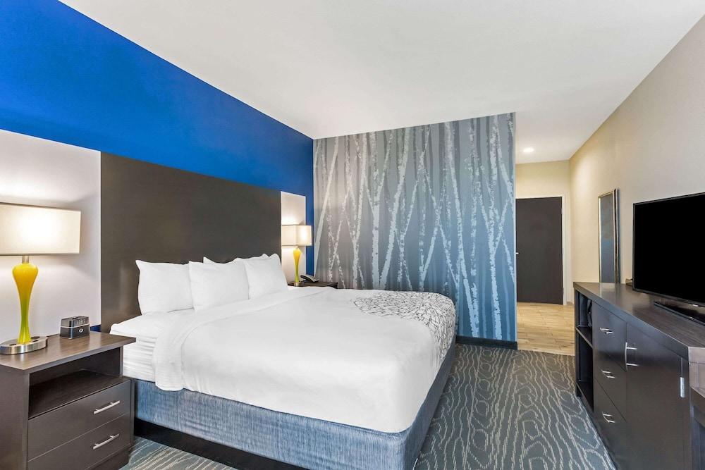 La Quinta Inn & Suites by Wyndham Odessa N. - Sienna Tower photo 18