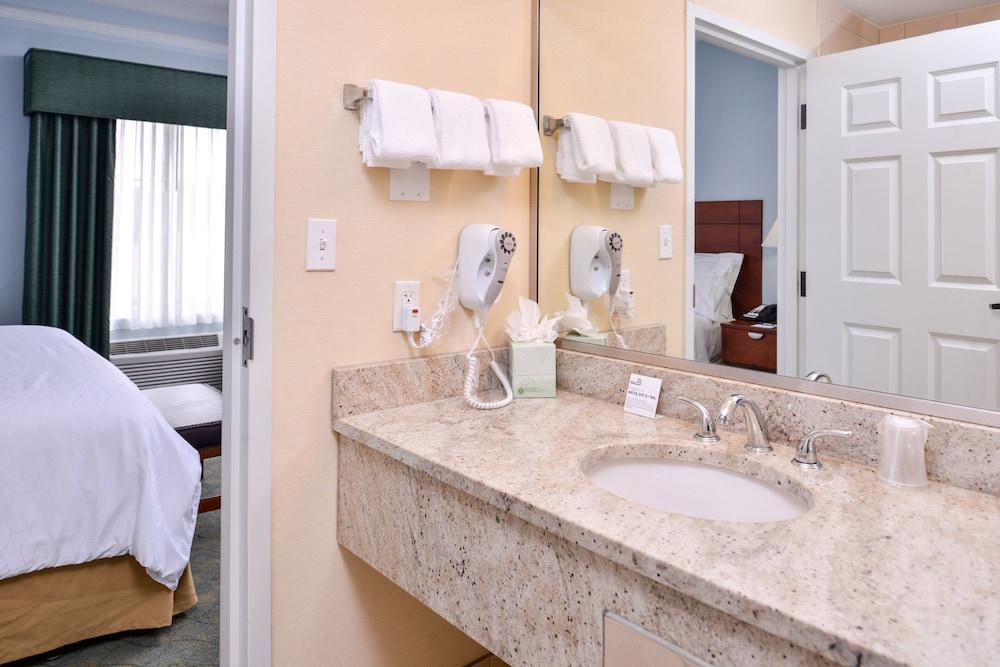 Holiday Inn Express Tampa N I-75 - University Area by IHG photo 26