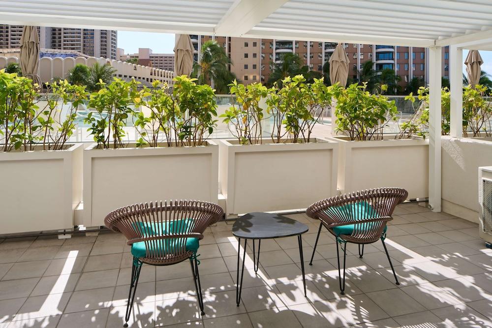 Ilikai Hotel & Luxury Suites photo 43