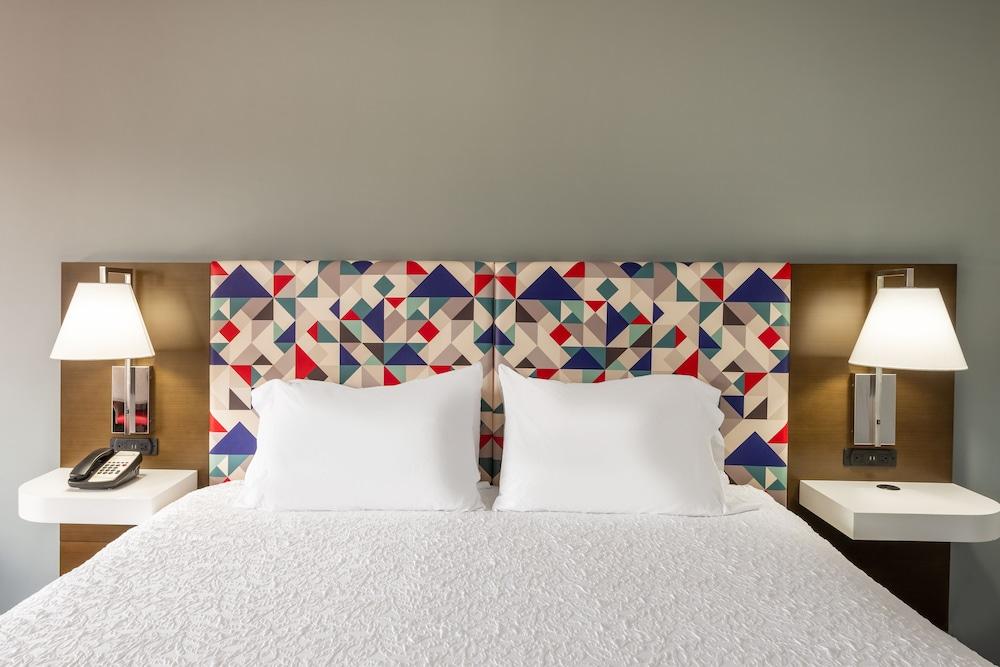 Hampton Inn Belle Vernon photo 40