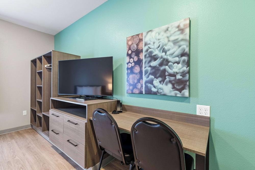 ECHO Suites Extended Stay by Wyndham Houston Katy West photo 6