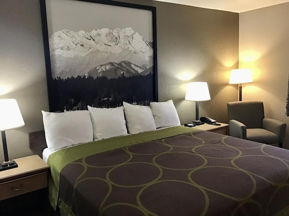 Super 8 by Wyndham Spokane/West photo 18