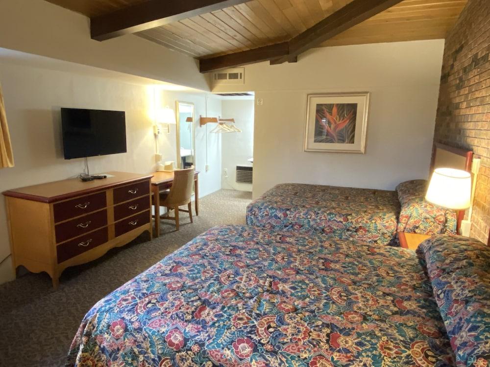 Dunes Inn photo 53