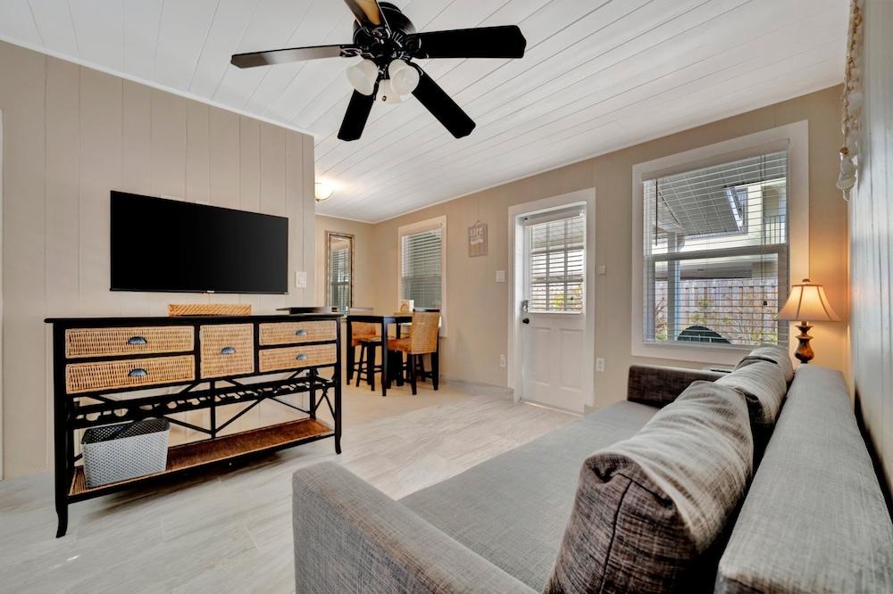Stones Throw Beachfront Luxury Suites photo 47