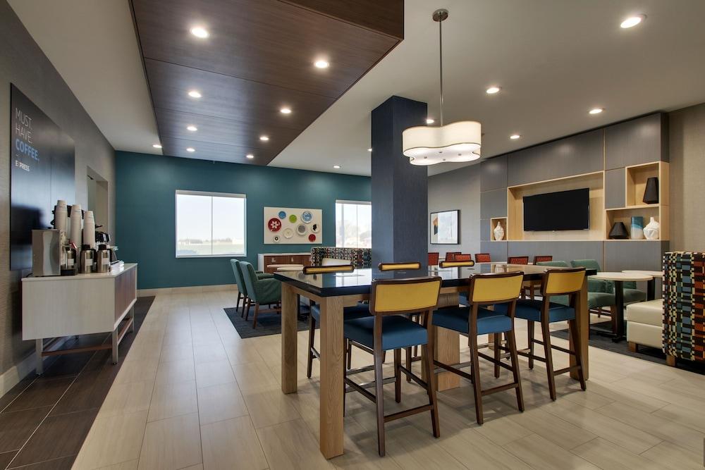 Holiday Inn Express Hotel & Suites Vernon College Area by IHG photo 45