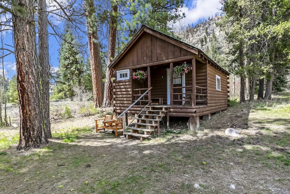 Sawtooth Lodge photo 26