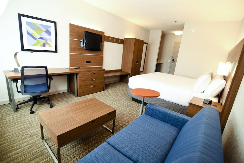 Holiday Inn Express Hotel & Stes Port Clinton-Catawba Island by IHG photo 96