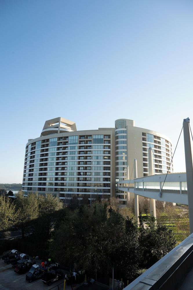 Disney's Contemporary Resort photo 36