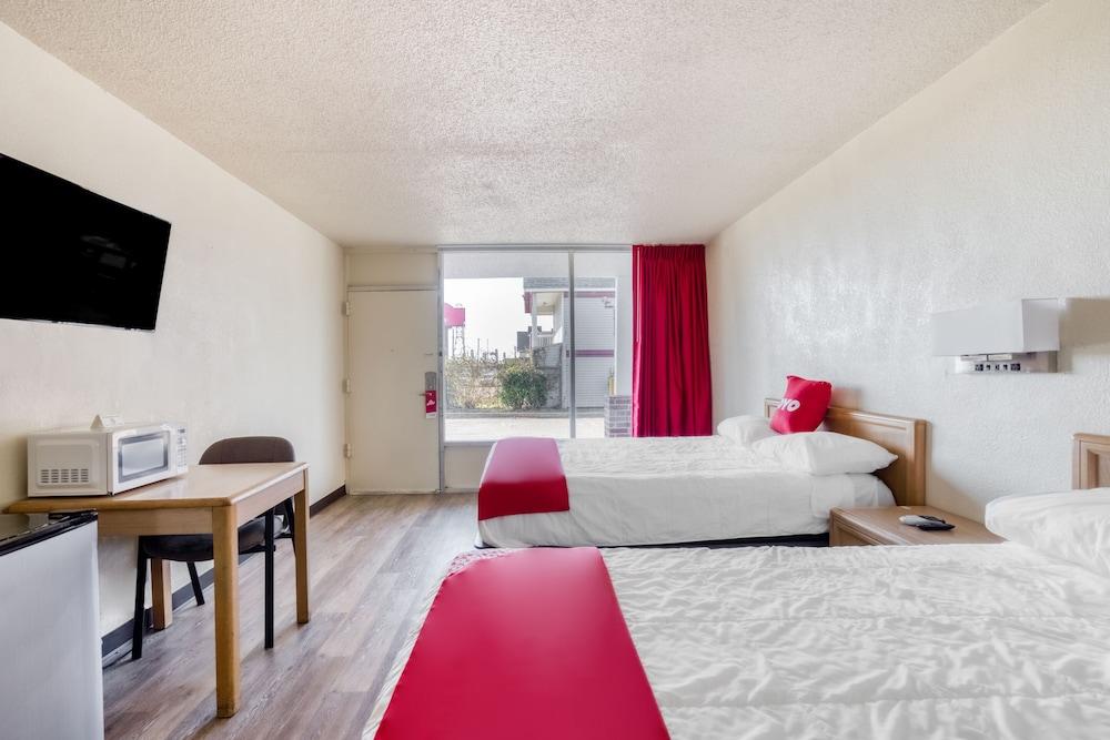 OYO Hotel Waco University Area/ I-35 photo 9