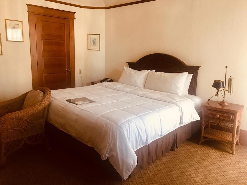 Pacific Grove Inn photo 63