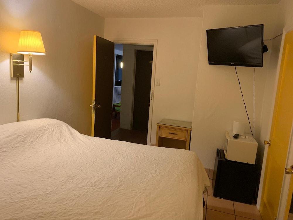 SunShine Motel photo 11