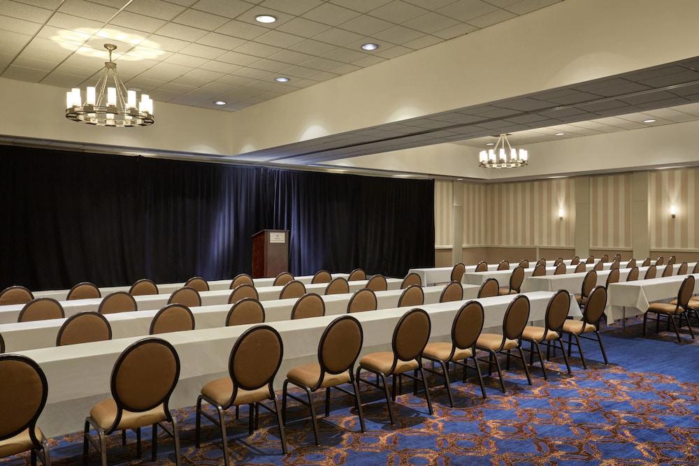 Sheraton Milwaukee Brookfield Hotel photo 43