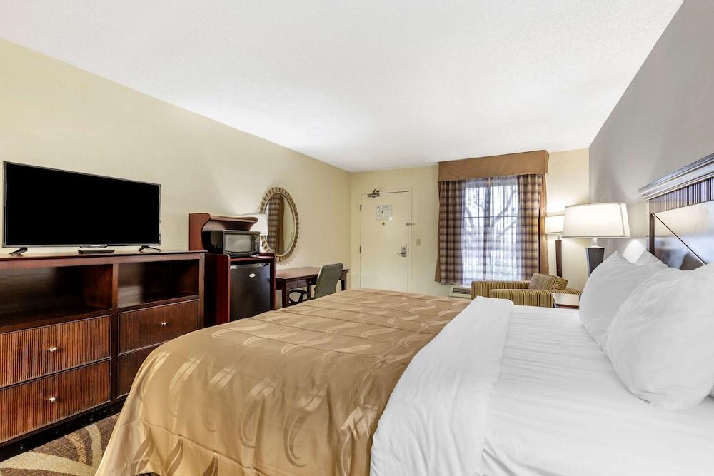 Quality Inn Windsor Mill - Baltimore photo 25