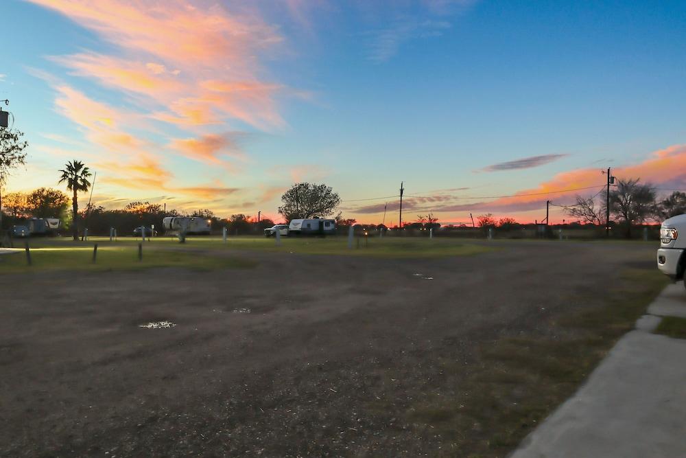 Mathis Motel photo 23