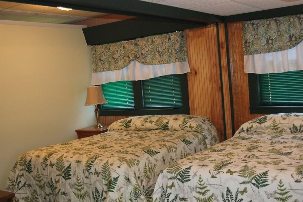 The Evergreen Motel photo 5