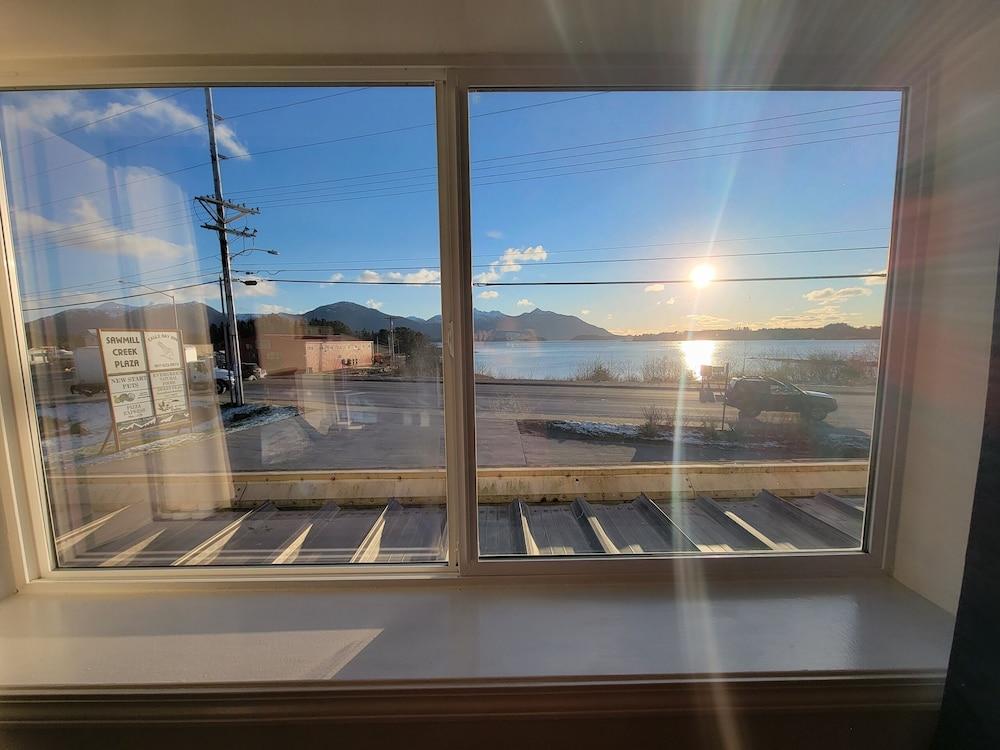 Eagle Bay Inn photo 5
