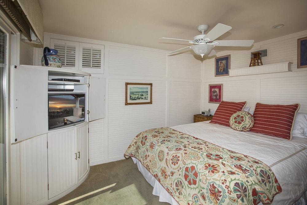 Sunset Cove Villas in Laguna Beach photo 1