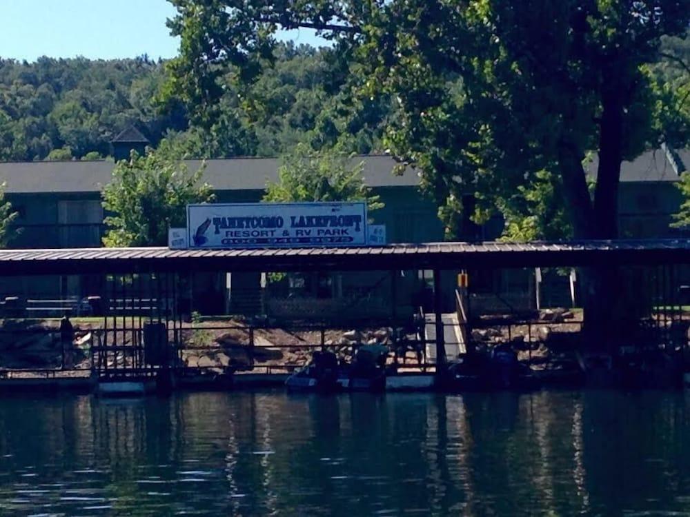Taneycomo Lakefront Resort photo 26