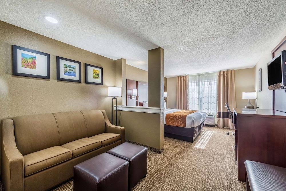 Comfort Inn & Suites Dayton North photo 16