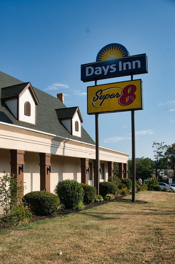 Super 8 by Wyndham Alexandria/Washington D.C. Area photo 13