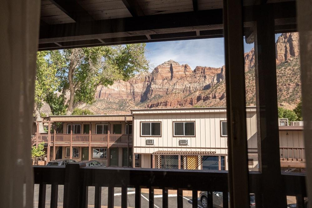 Petty Ranch Inn photo 13