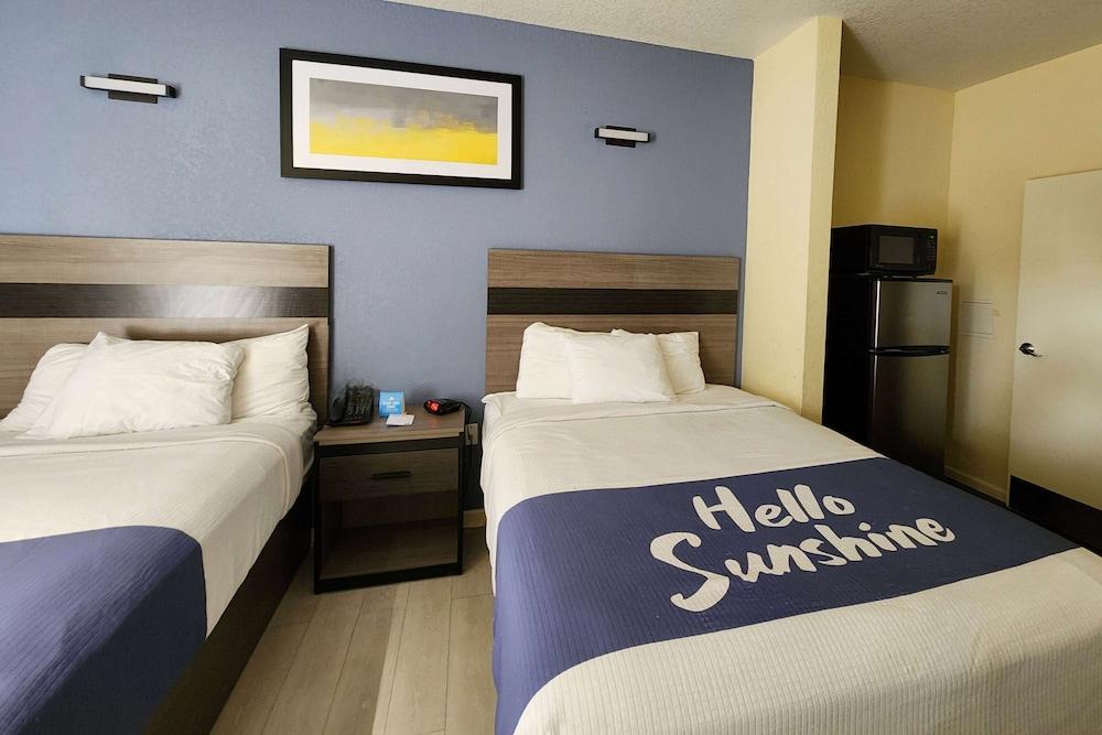 Days Inn by Wyndham Freeport photo 40