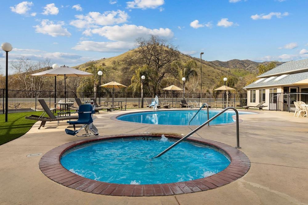 Comfort Inn & Suites Sequoia/Kings Canyon photo 19
