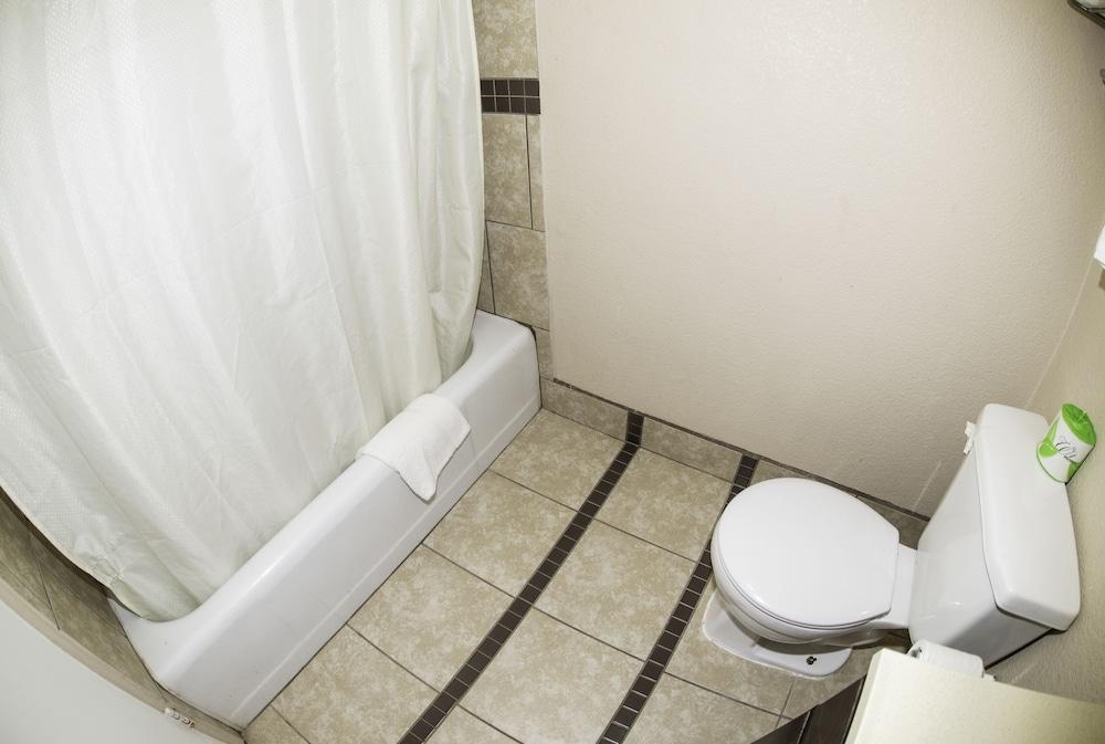 Budget Inn photo 25