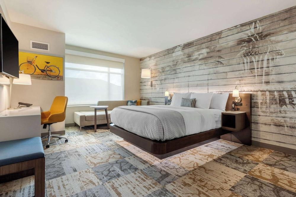DoubleTree by Hilton Charleston Riverview photo 35