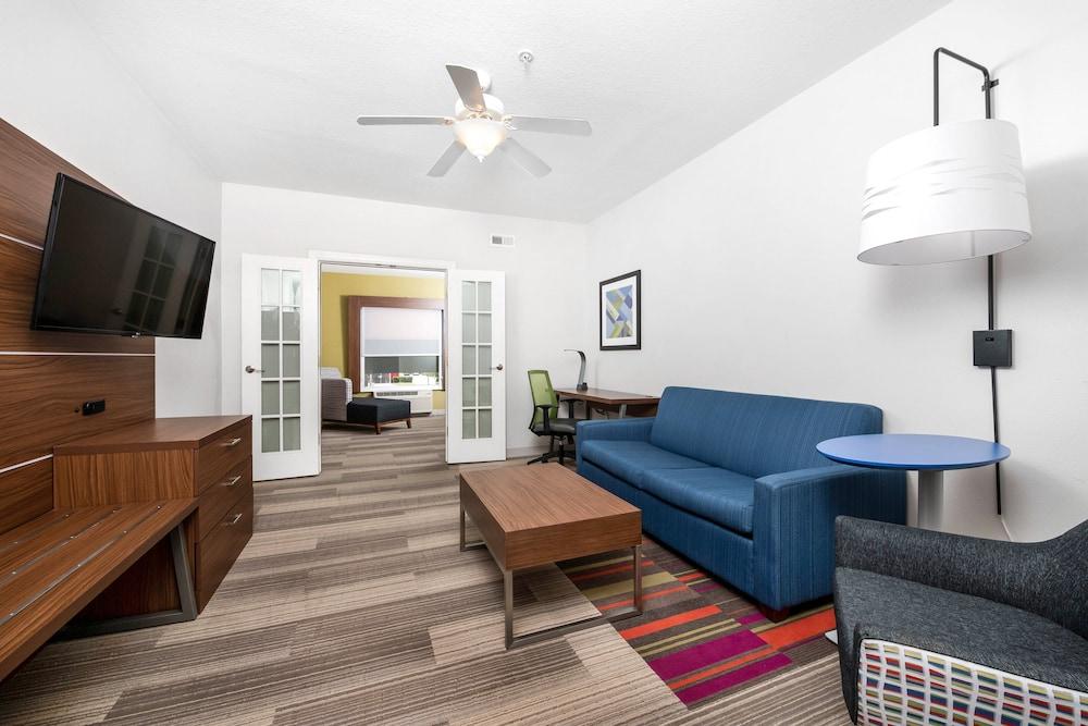 Holiday Inn Express Hotel & Suites Conroe I-45 North by IHG photo 15