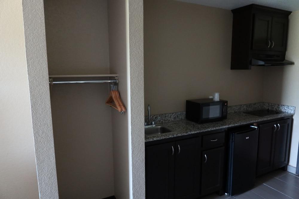 West Worth Inn and Suites photo 13