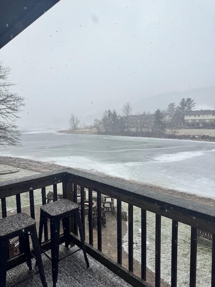 LakeFront Lodge photo 2