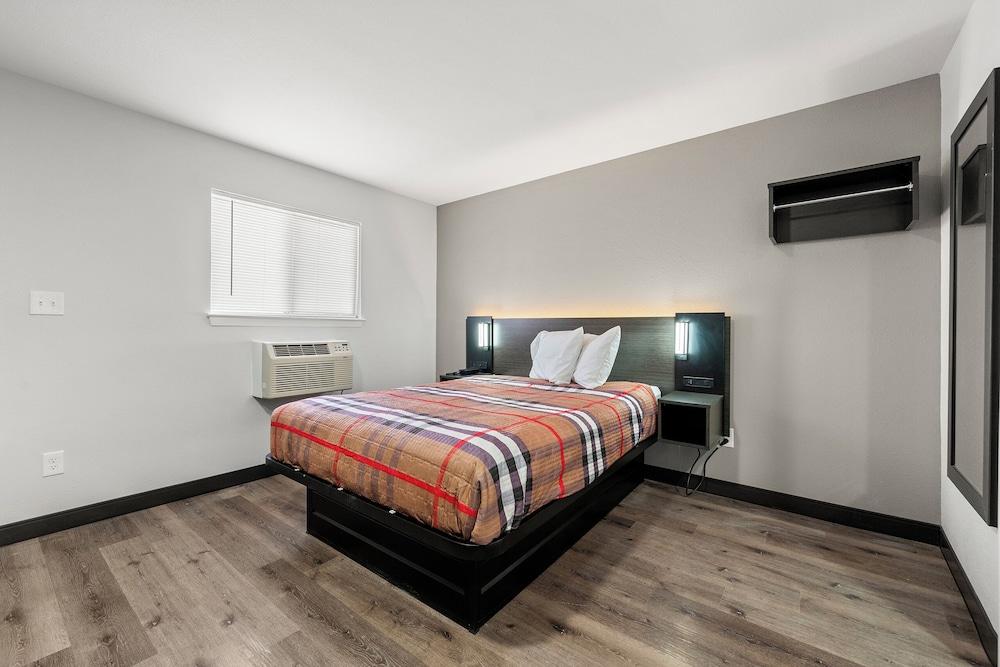 Southern Suites Kennesaw photo 2
