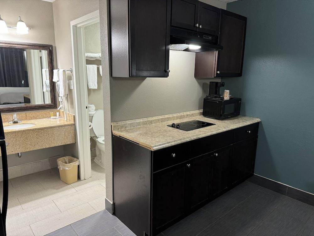 Homegate Inn And Suites Collierville TN photo 5