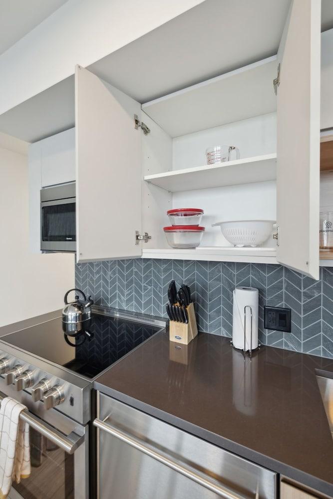 Placemakr Buzzard Point photo 45