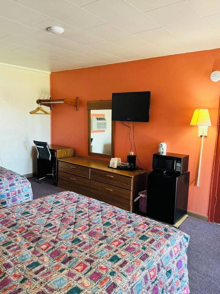 Budget Inn photo 8