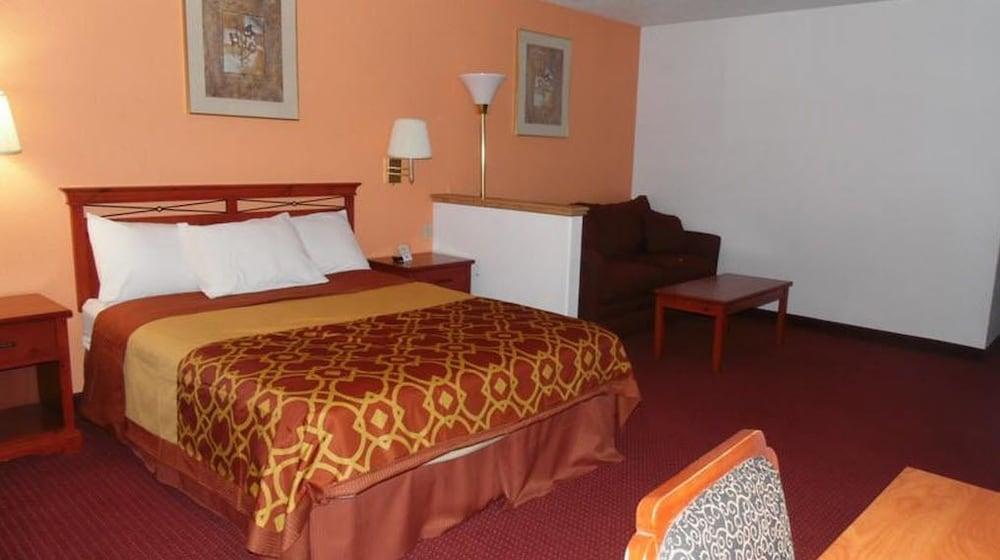 American Inn & Suites photo 10