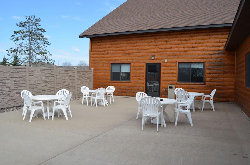 Econo Lodge Rice Lake photo 41