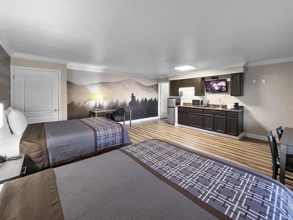 Rodeo Lodge photo 28