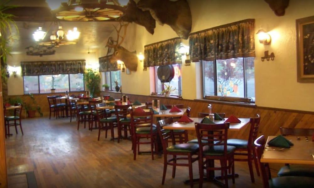 Wagon Wheel Restaurant Bar and Motel photo 13