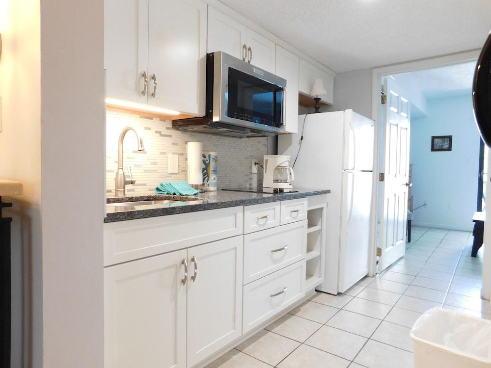 Laurel Inn Condominium photo 49