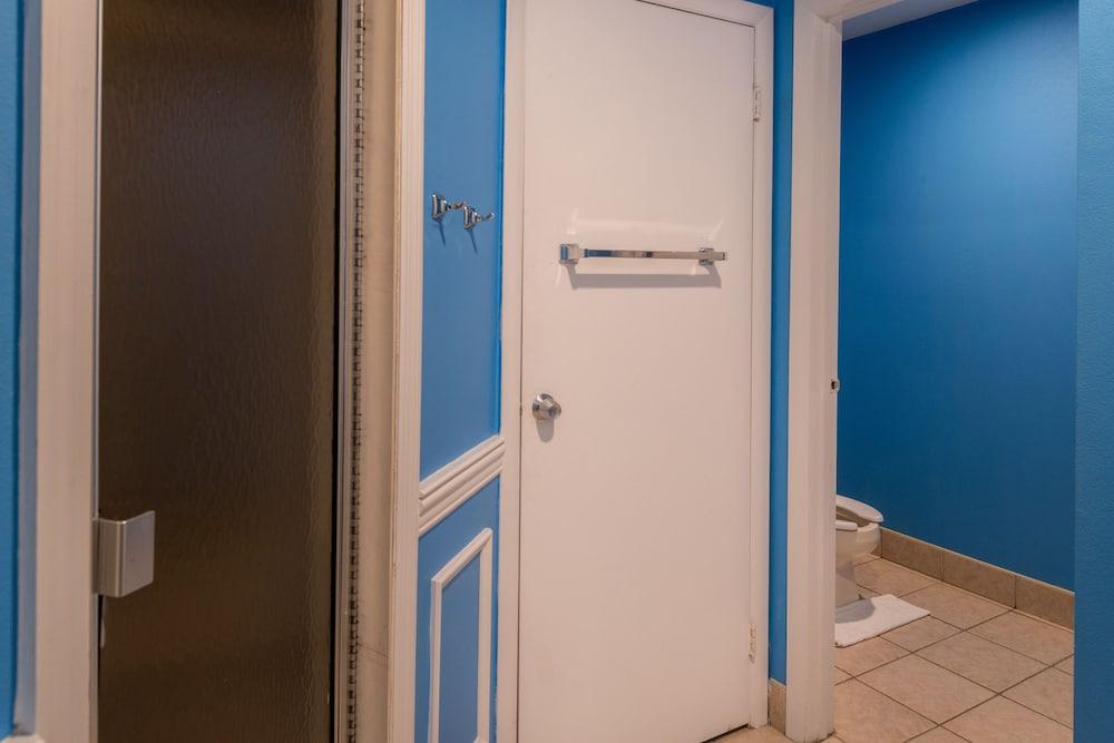 Inn of the Dove Romantic Suites with Jetted Tub & Fireplace photo 53