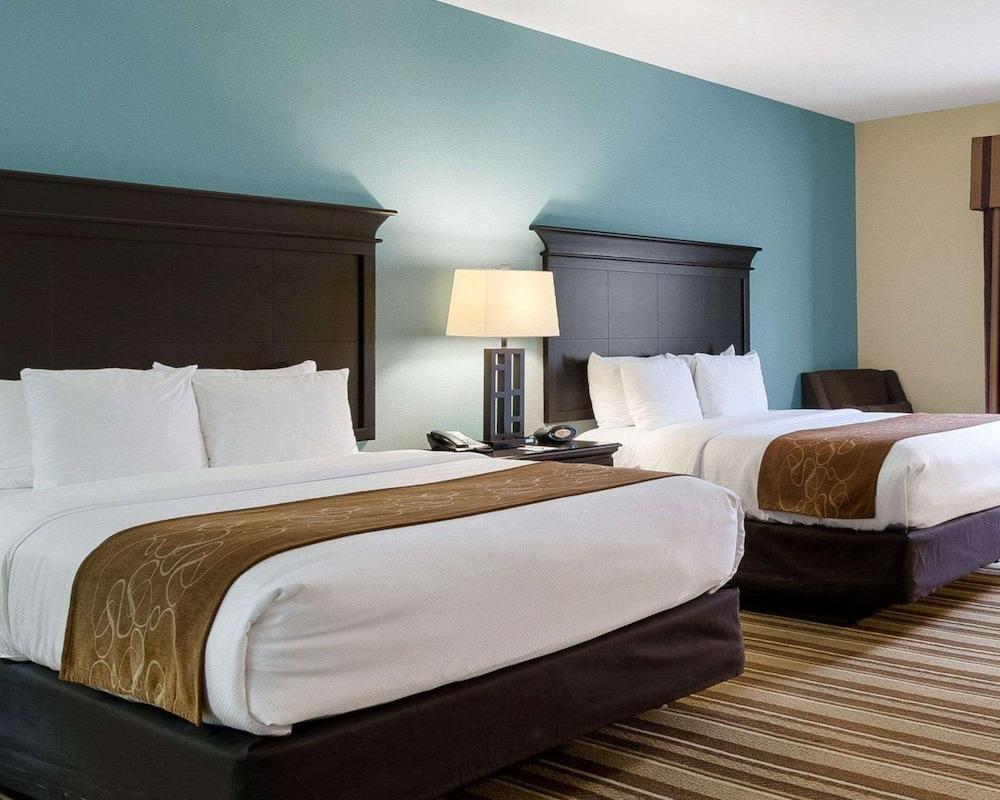 Comfort Suites Topeka Northwest photo 22