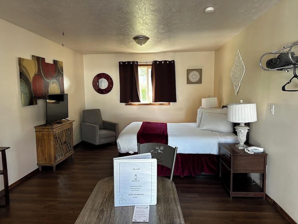 Lamplighter Cabins & Suites photo 35