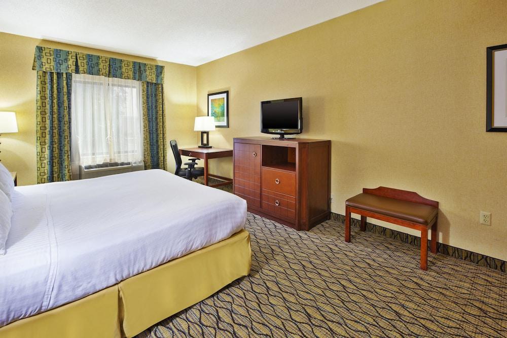 Holiday Inn Express Hotel & Suites Belleville by IHG photo 79