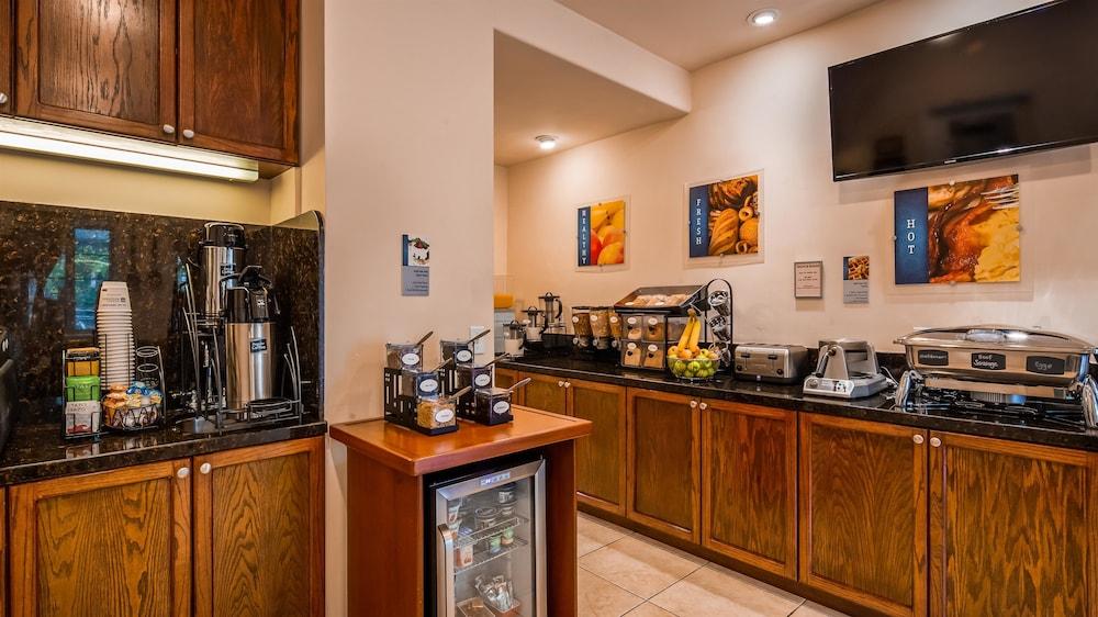 Best Western Downtown San Diego photo 9