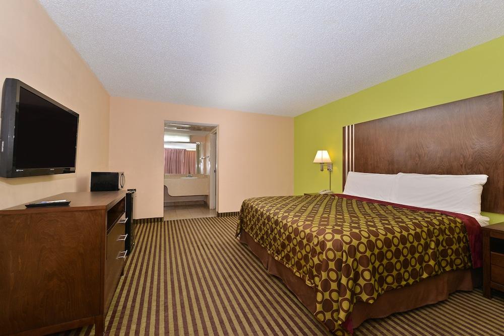 Frontier Motel photo 2