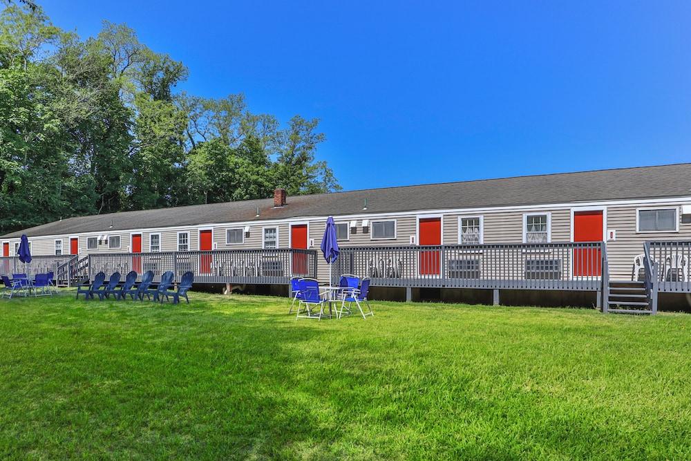Olde Tavern Motel And Inn photo 28
