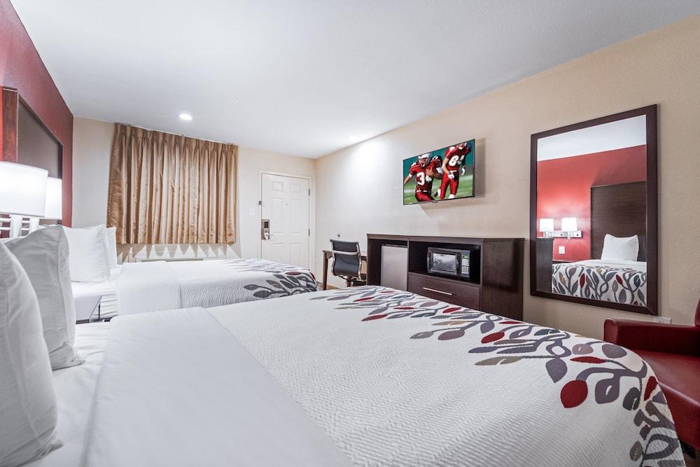 Red Roof Inn Houston – Spring North photo 10